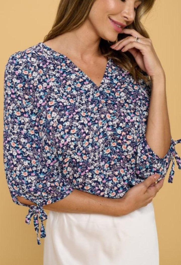 V-NECK FLORAL TOP